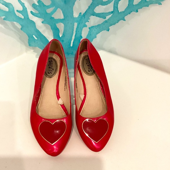 Stevies Other - STEVIES GIRLS FAUX PATENT LEATHER PINK HEART EMBELLISHMENT FLATS SHOES SZ 3